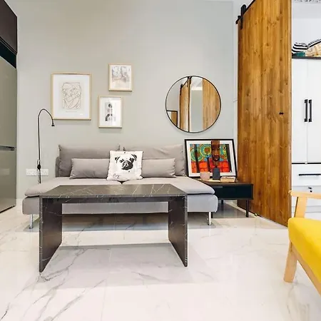 Sea Side Modern Cozy 1 Queen Bed Apt