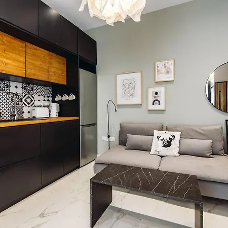 Sea Side Modern Cozy 1 Queen Bed Apt Πάφος