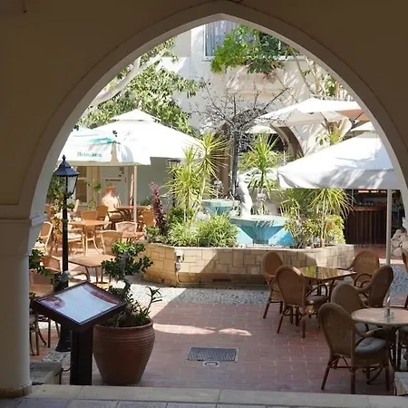 Sea Side Modern Cozy 1 Queen Bed Apt Paphos